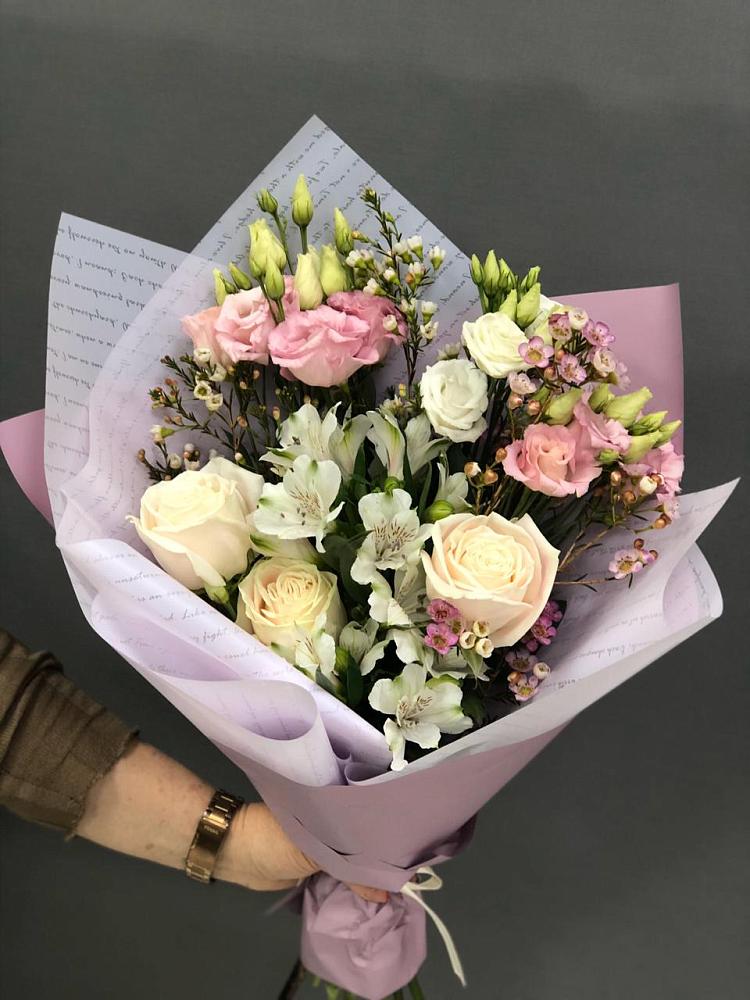 Букет цветов из: Альстромерии, Розы и Лизиантусы в Досчатое