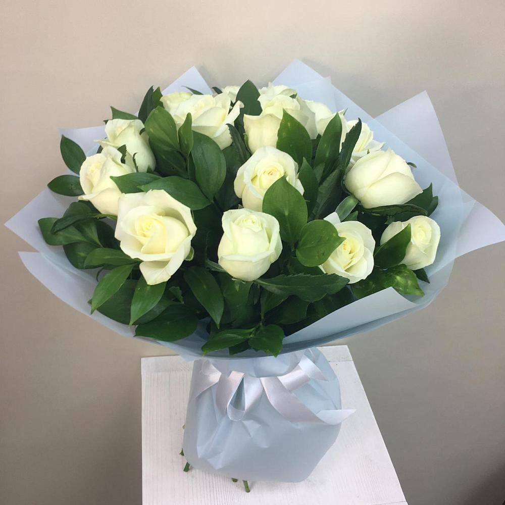 Букет 15 Белых роз Проуд в Досчатое