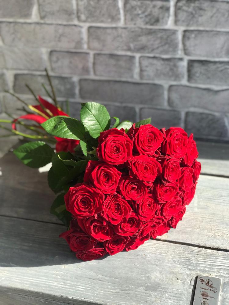 Букет Красные розы Фридом в Досчатое