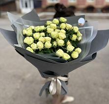 Букет Белые кустовые розы Солинеро в Досчатое