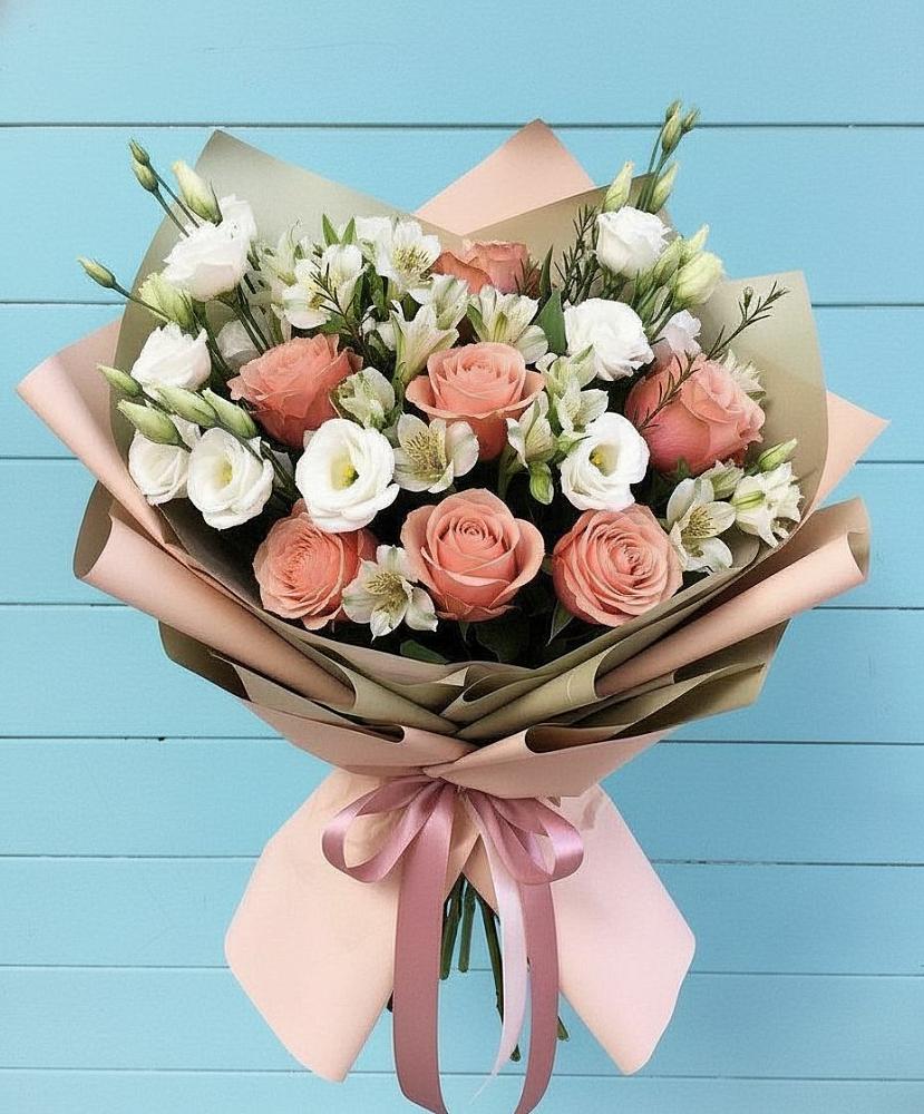 Букет цветов из: Розы, Альстромерии и Лизиантусы в Досчатое