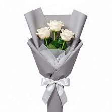 Букет 3 белые розы в Досчатое