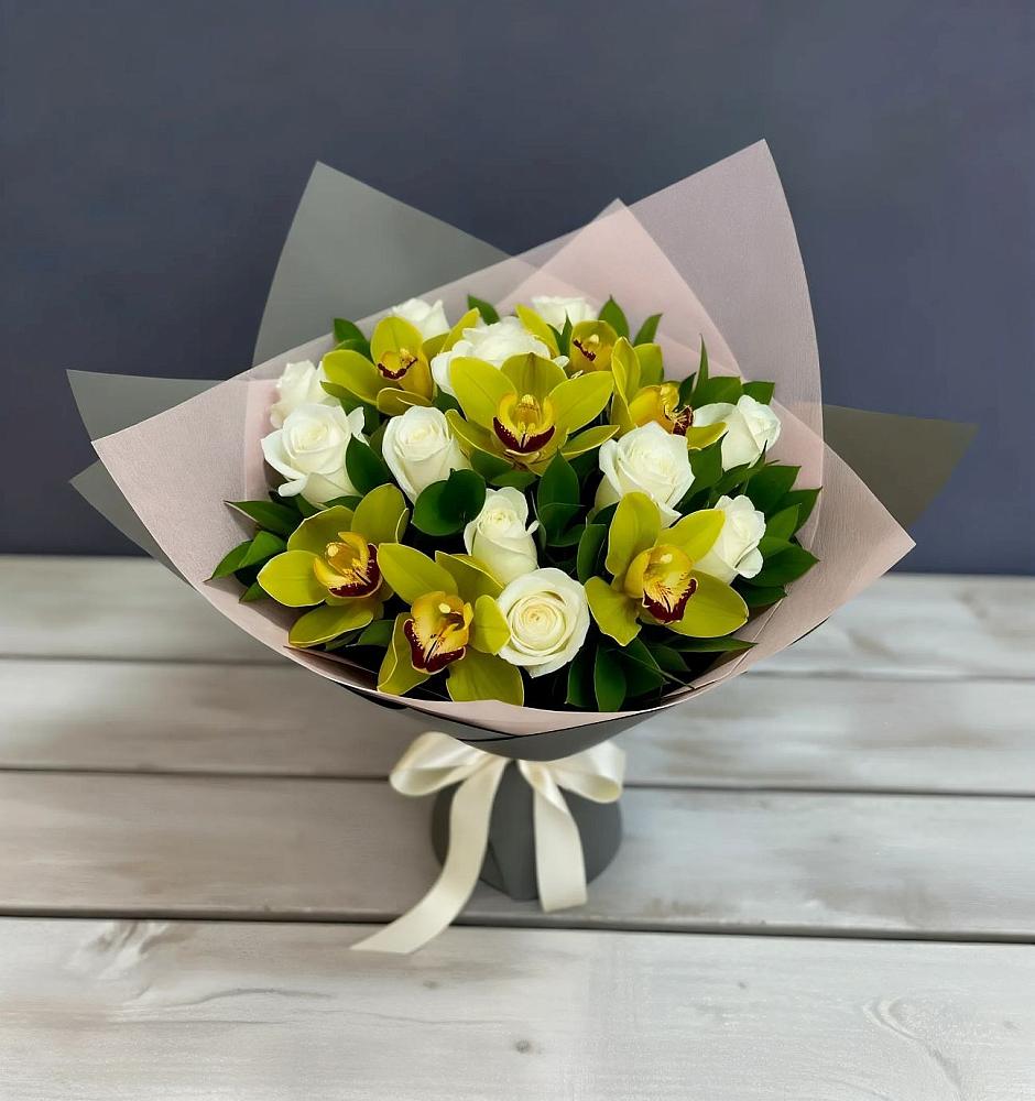 Букет цветов из: Орхидеи и Розы в Досчатое