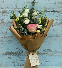 Букет цветов из:  Розы и Лизиантусы в Досчатое