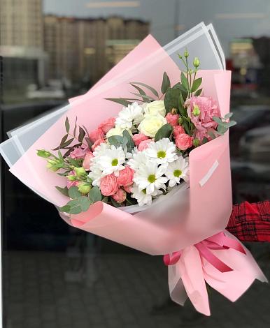 Букет цветов из: Розы, Лизиантусы и Хризантемы в Досчатое