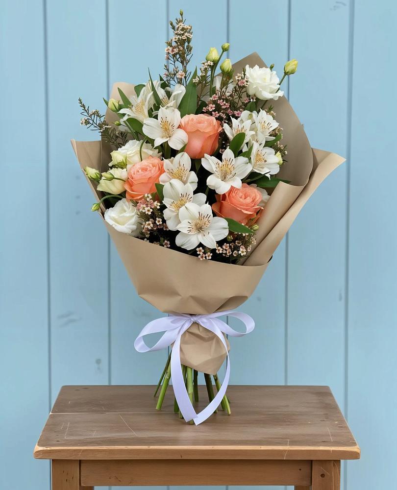 Букет цветов из: Альстромерии, Лизиантусы, Розы и Хризантемы в Досчатое